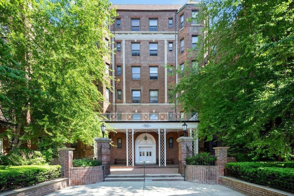 8451 Beverly Rd Apt 1A, New York City, NY 11415