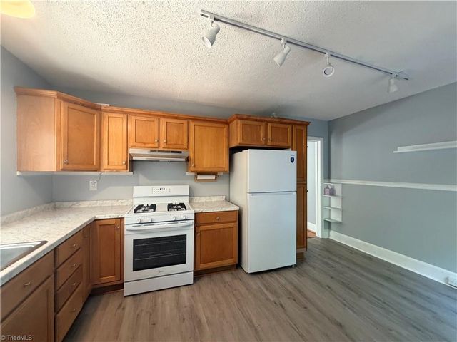 2305 Pisgah Church Road, Greensboro, NC 27455