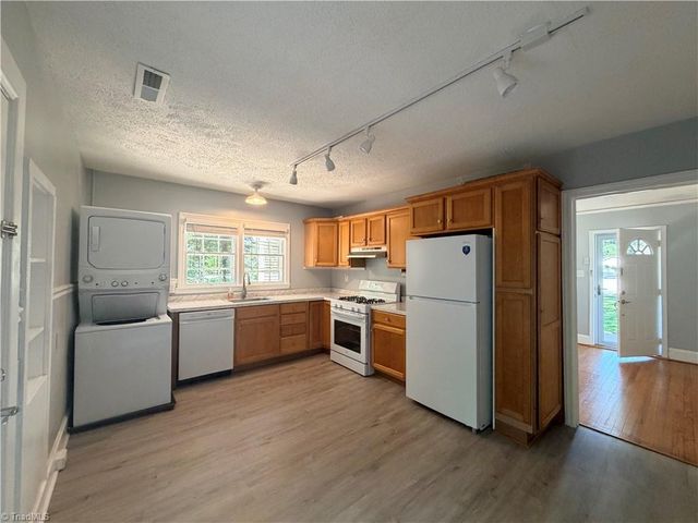 2305 Pisgah Church Road, Greensboro, NC 27455