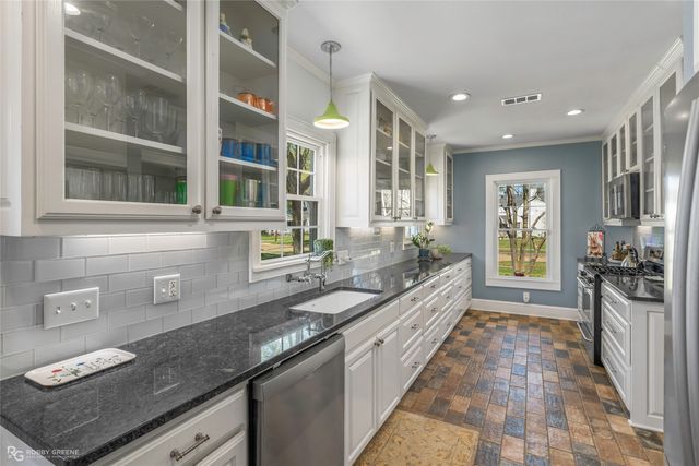 279 Carrollton Avenue, Shreveport, LA 71105