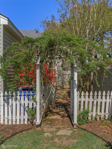 279 Carrollton Avenue, Shreveport, LA 71105