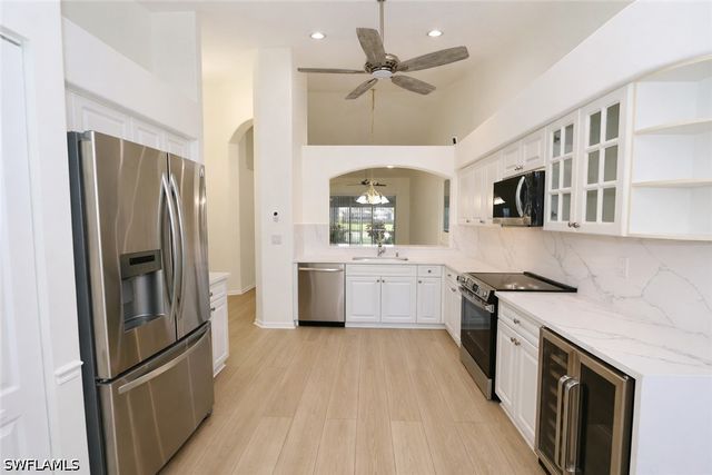 8196 Ibis Cove CIR B210, Naples, FL 34119