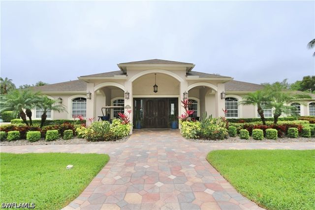 8196 Ibis Cove CIR B210, Naples, FL 34119