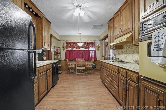 13576 S 275th East Avenue, Coweta, OK 74429