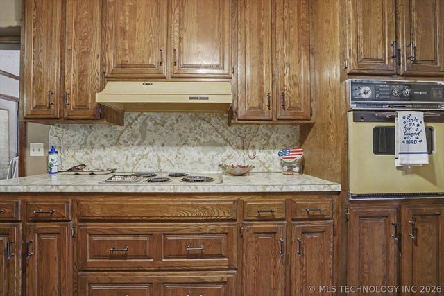 13576 S 275th East Avenue, Coweta, OK 74429