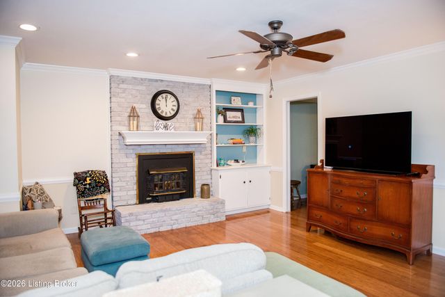 12036 Running Creek Rd, Douglass Hills, KY 40243