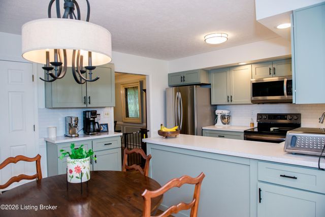 12036 Running Creek Rd, Douglass Hills, KY 40243