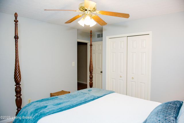 12036 Running Creek Rd, Douglass Hills, KY 40243