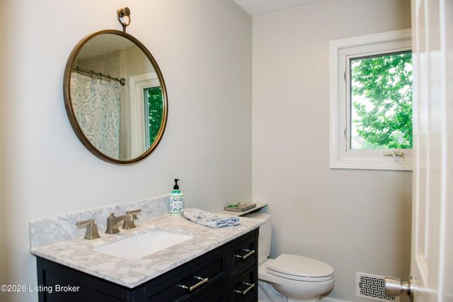 12036 Running Creek Rd, Douglass Hills, KY 40243