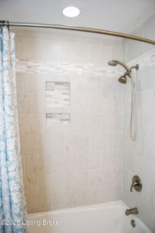 12036 Running Creek Rd, Douglass Hills, KY 40243