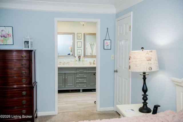 12036 Running Creek Rd, Douglass Hills, KY 40243
