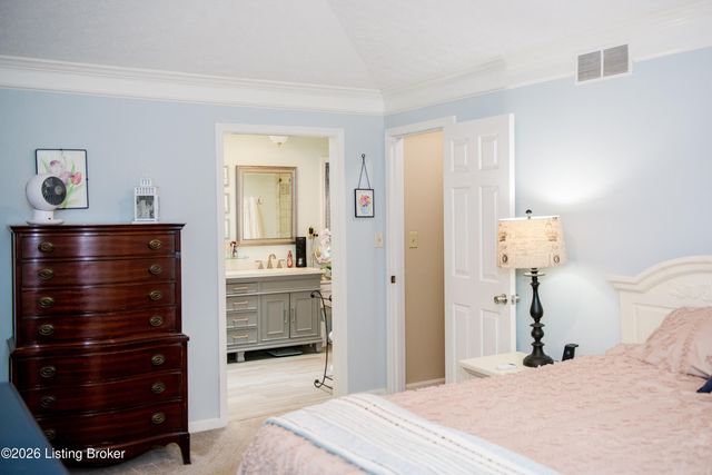 12036 Running Creek Rd, Douglass Hills, KY 40243