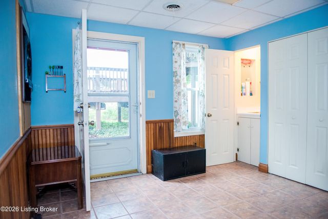12036 Running Creek Rd, Douglass Hills, KY 40243
