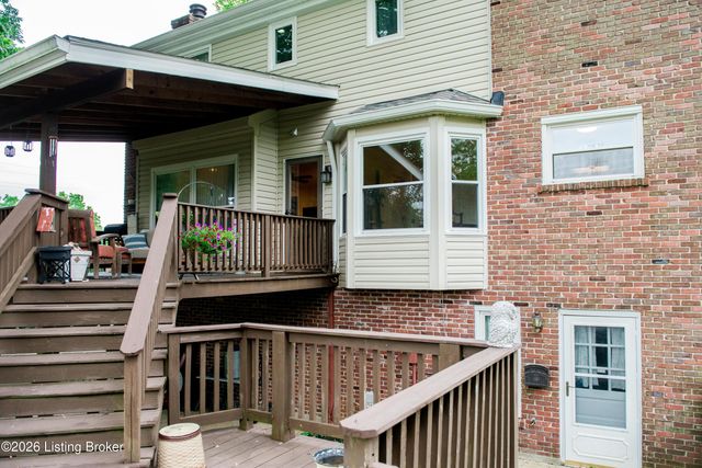 12036 Running Creek Rd, Douglass Hills, KY 40243