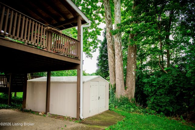 12036 Running Creek Rd, Douglass Hills, KY 40243