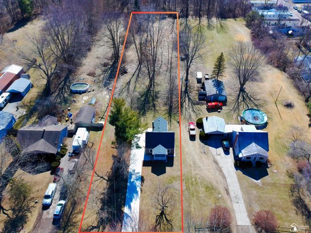 533 Center Street, Carleton, MI 48117