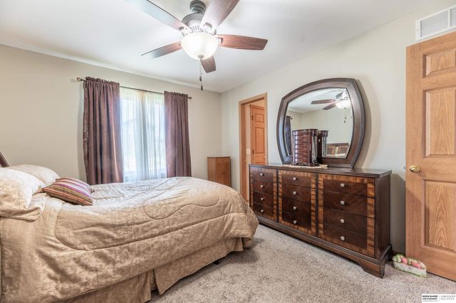 10902 Potter Street, Omaha, NE 68142