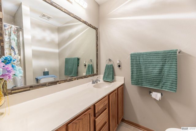 10902 Potter Street, Omaha, NE 68142
