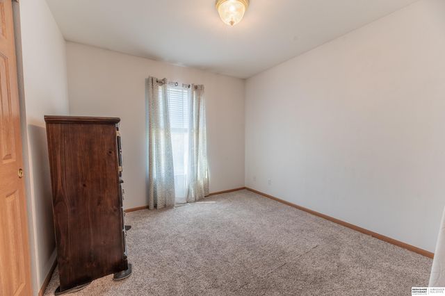 10902 Potter Street, Omaha, NE 68142