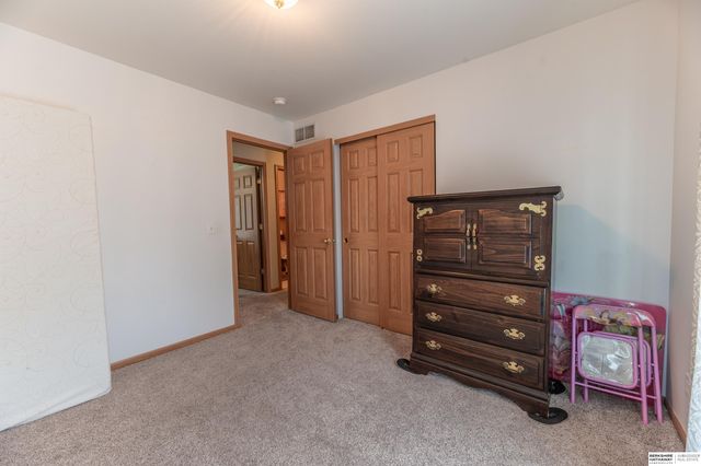 10902 Potter Street, Omaha, NE 68142
