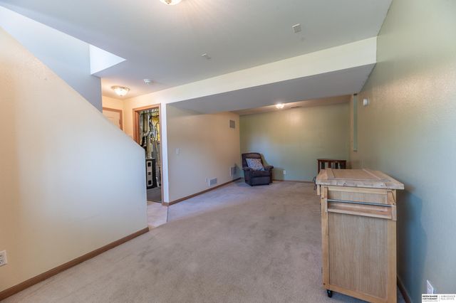 10902 Potter Street, Omaha, NE 68142