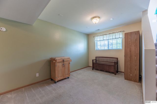 10902 Potter Street, Omaha, NE 68142