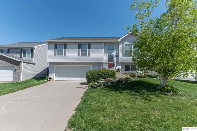 10902 Potter Street, Omaha, NE 68142