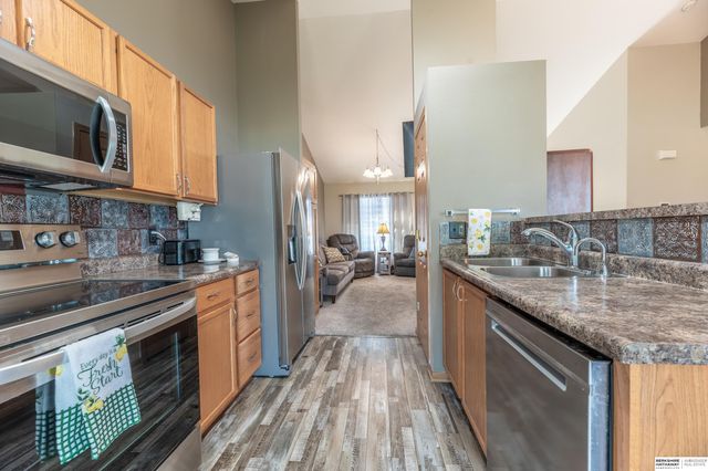 10902 Potter Street, Omaha, NE 68142