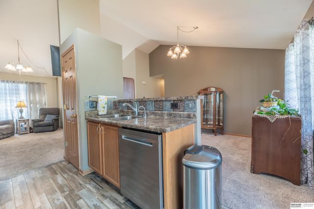 10902 Potter Street, Omaha, NE 68142