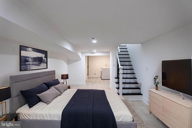 2721 W MOSHER ST, Baltimore, MD 21216