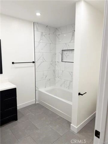 17000 Burbank Boulevard 305, Encino, CA 91316