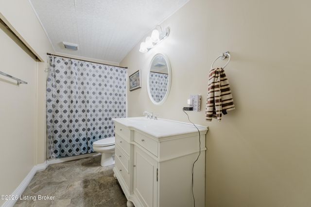 33 River Heights Blvd, Taylorsville, KY 40071