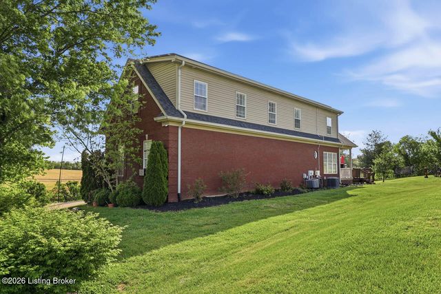 33 River Heights Blvd, Taylorsville, KY 40071