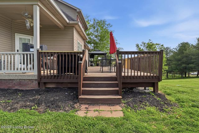 33 River Heights Blvd, Taylorsville, KY 40071
