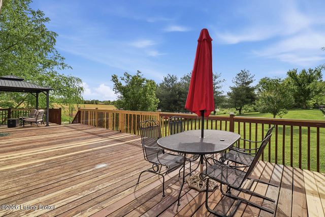 33 River Heights Blvd, Taylorsville, KY 40071
