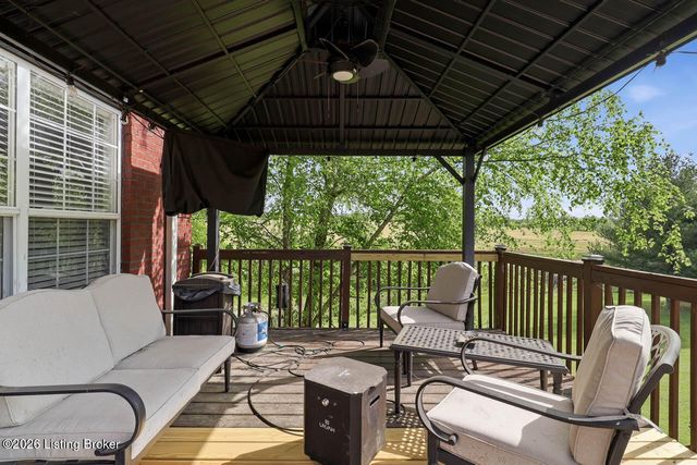 33 River Heights Blvd, Taylorsville, KY 40071