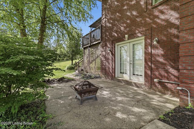 33 River Heights Blvd, Taylorsville, KY 40071