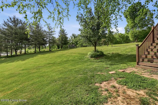 33 River Heights Blvd, Taylorsville, KY 40071