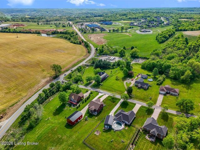 33 River Heights Blvd, Taylorsville, KY 40071