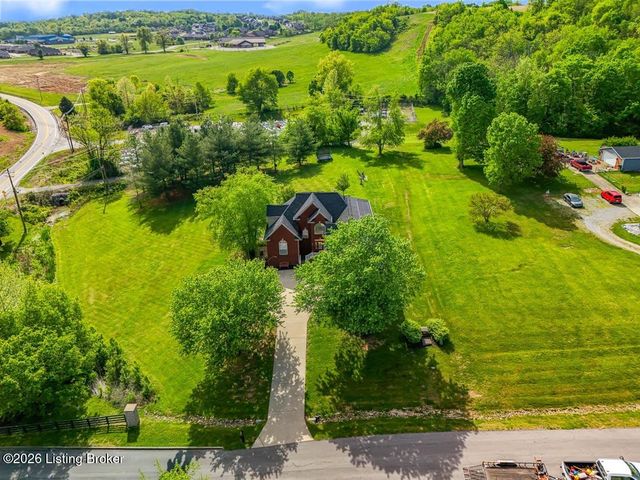 33 River Heights Blvd, Taylorsville, KY 40071