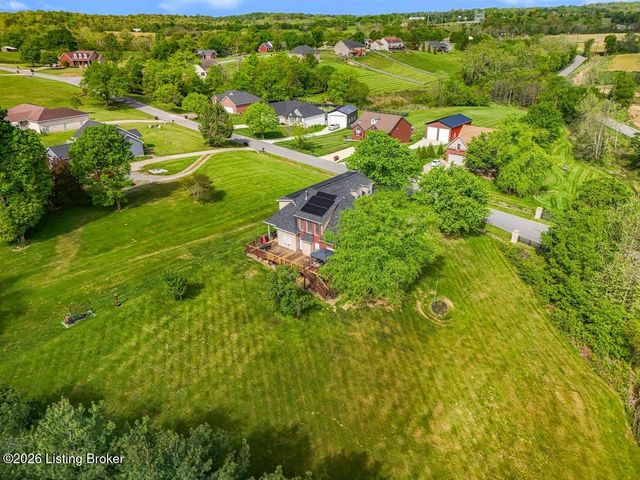 33 River Heights Blvd, Taylorsville, KY 40071
