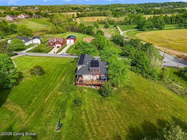 33 River Heights Blvd, Taylorsville, KY 40071
