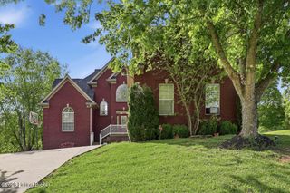 33 River Heights Blvd, Taylorsville, KY 40071
