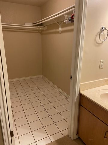 802 Lois St, Kerrville, TX 78028