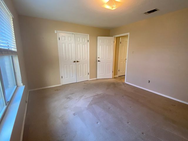 802 Lois St, Kerrville, TX 78028