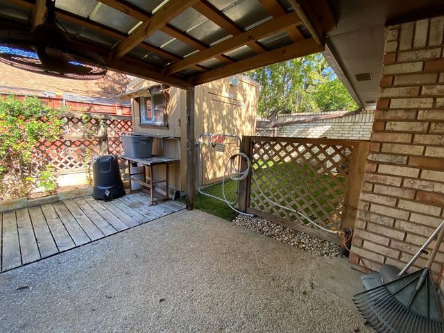 802 Lois St, Kerrville, TX 78028