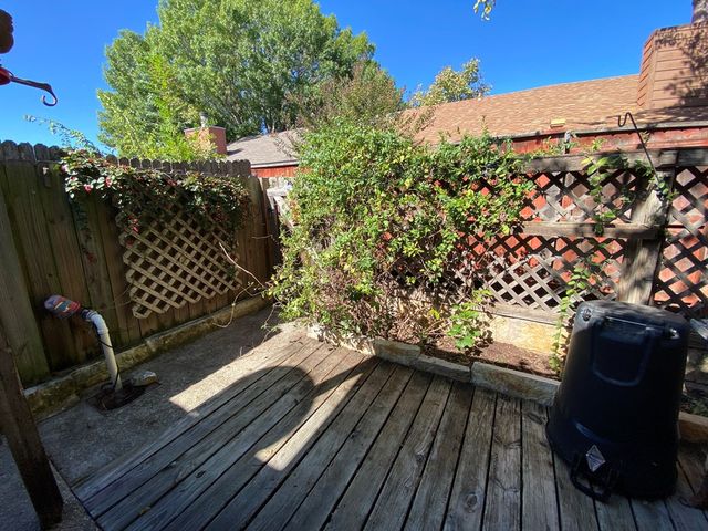 802 Lois St, Kerrville, TX 78028