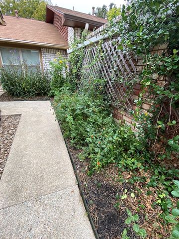 802 Lois St, Kerrville, TX 78028