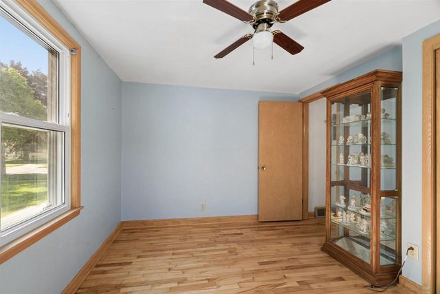 1352 W COMMERCIAL STREET, Appleton, WI 54914