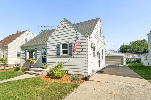 1352 W COMMERCIAL STREET, Appleton, WI 54914